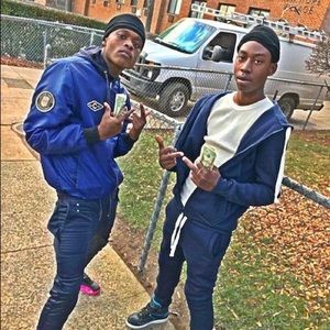 Meet your Posher, Troy